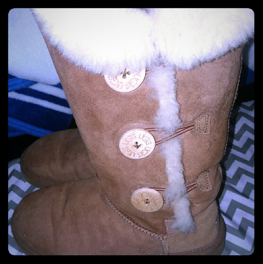 Bailey Button Uggs